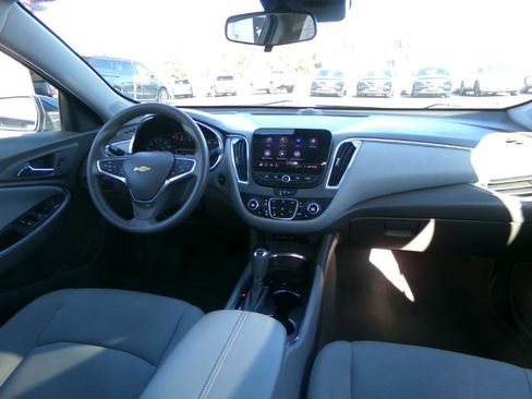 Used 2020 Chevrolet Malibu LT image 31