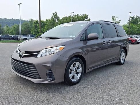 Certified 2020 Toyota Sienna LE FWD image 3