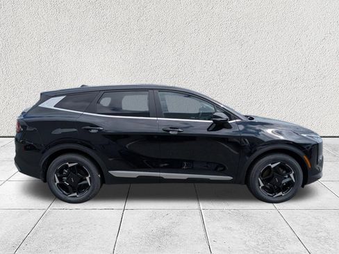 New 2026 Kia Sportage EX FWD image 2