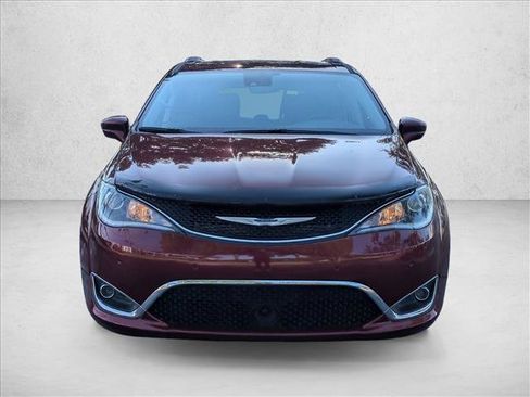 Used 2020 Chrysler Pacifica Touring-L Plus w/ Tire & Wheel Group FWD image 2