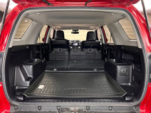 Used 2018 Toyota 4Runner TRD Off-Road Premium AWD/4WD image 24