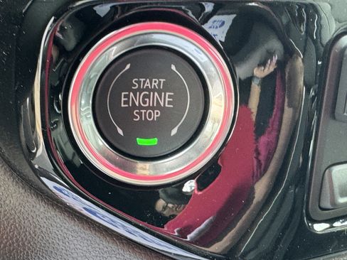 New 2026 GMC Sierra 1500 SLT image 18