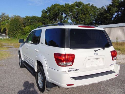 Used 2005 Toyota Sequoia SR5 image 9