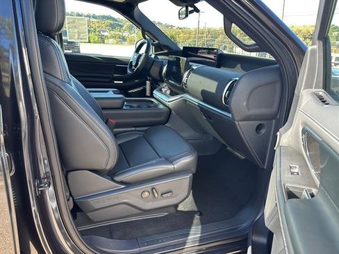 New 2025 Ford Expedition Platinum w/ Stealth Performance Package image 19