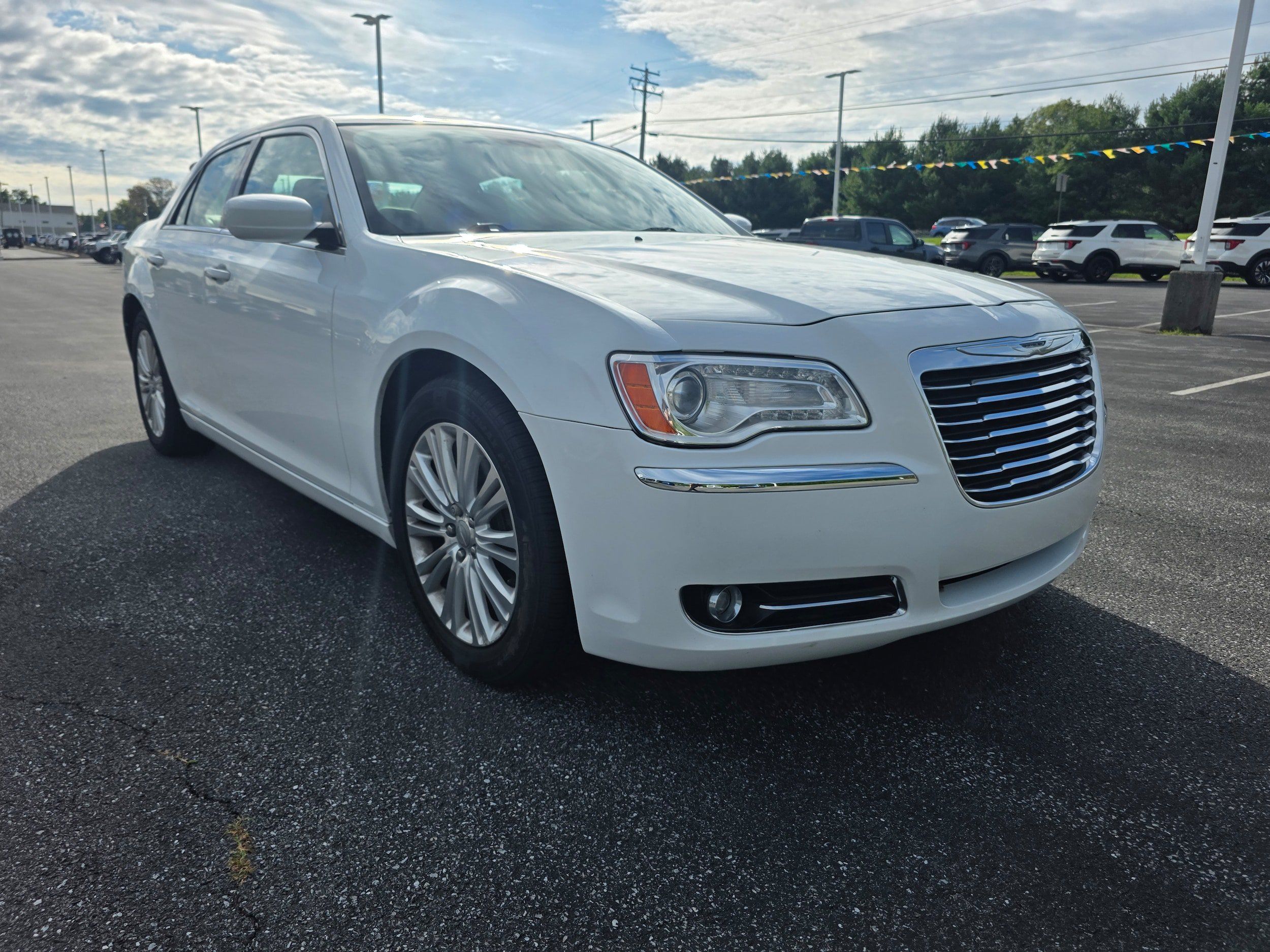 Used 2013 Chrysler 300 AWD w/ Driver Convenience Group image 5