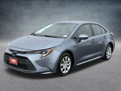 Used 2023 Toyota Corolla LE image 8
