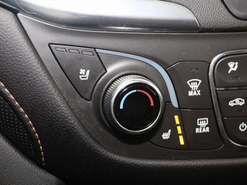 Used 2021 Chevrolet Equinox Premier image 8