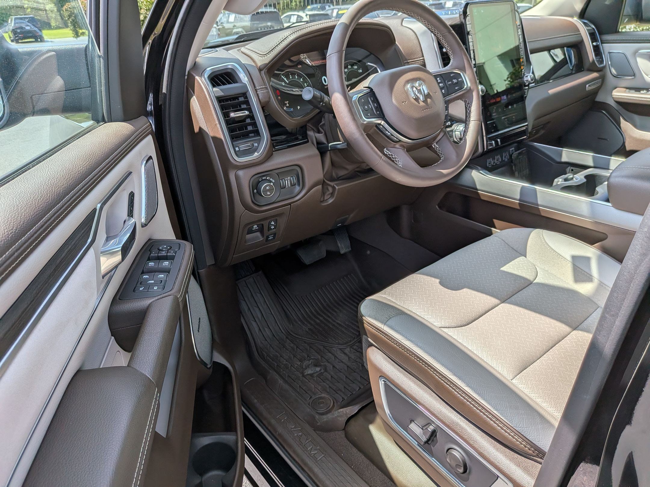 Used 2026 RAM 1500 Laramie AWD/4WD image 11