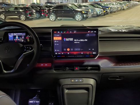 New 2025 Volkswagen ID. Buzz Pro S RWD image 30