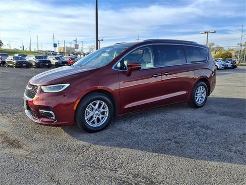 Used 2021 Chrysler Pacifica Touring-L image 27