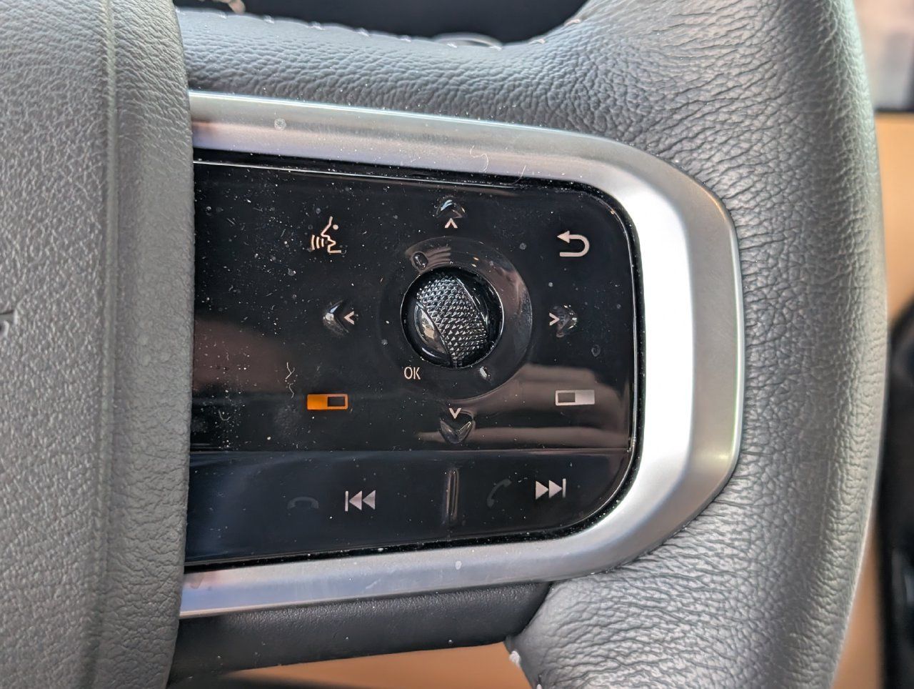 Used 2025 Nissan Armada SL w/ Captain's Chari Seat Package RWD image 20