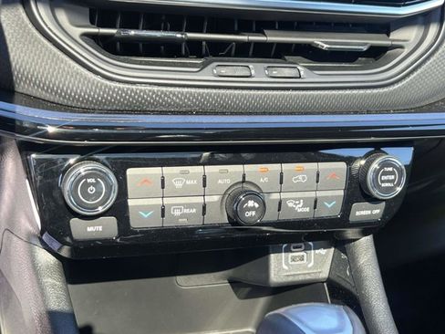 Used 2026 Jeep Compass Limited w/ Sun, Sound & Navigation Group AWD/4WD image 31