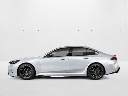 New 2026 BMW M5 w/ Carbon Package AWD/4WD image 2