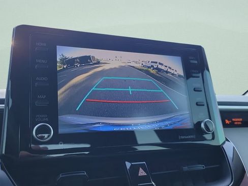 Used 2022 Toyota Corolla LE FWD image 18