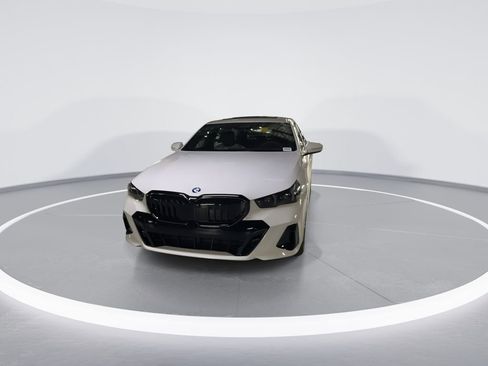 New 2026 BMW 540i xDrive w/ M Sport Package image 3