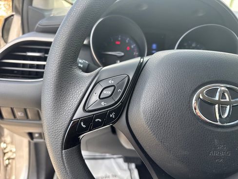 Used 2020 Toyota C-HR LE image 15
