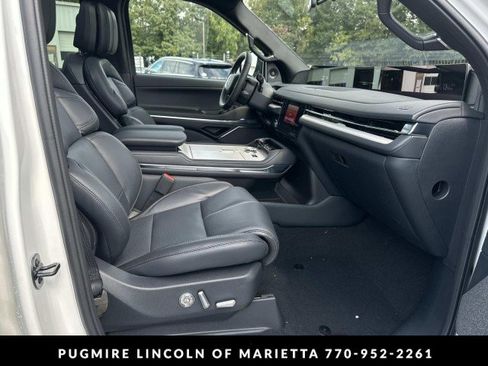 New 2025 Lincoln Navigator L Reserve w/ Jet Appearance Package image 13