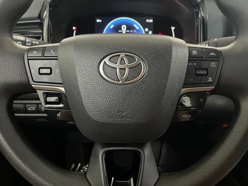 Used 2025 Toyota Camry LE FWD image 60