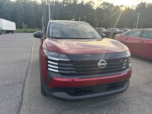 Used 2025 Nissan Kicks SR AWD/4WD image 5