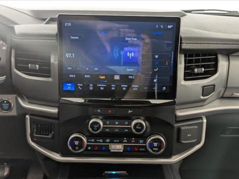 Used 2024 Ford Expedition Max XLT image 30
