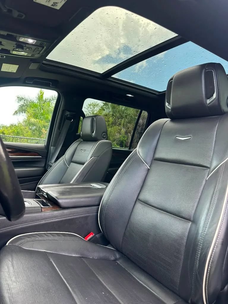 Used 2023 Cadillac Escalade ESV Premium Luxury AWD/4WD image 11