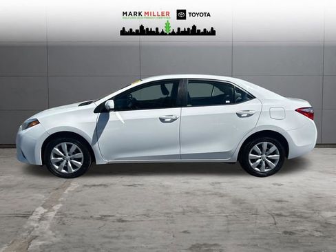 Used 2015 Toyota Corolla LE FWD image 2