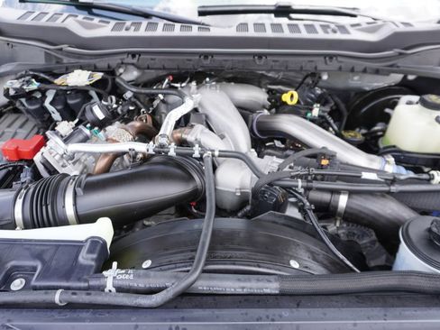 Certified 2025 Ford F250 Platinum AWD/4WD image 28