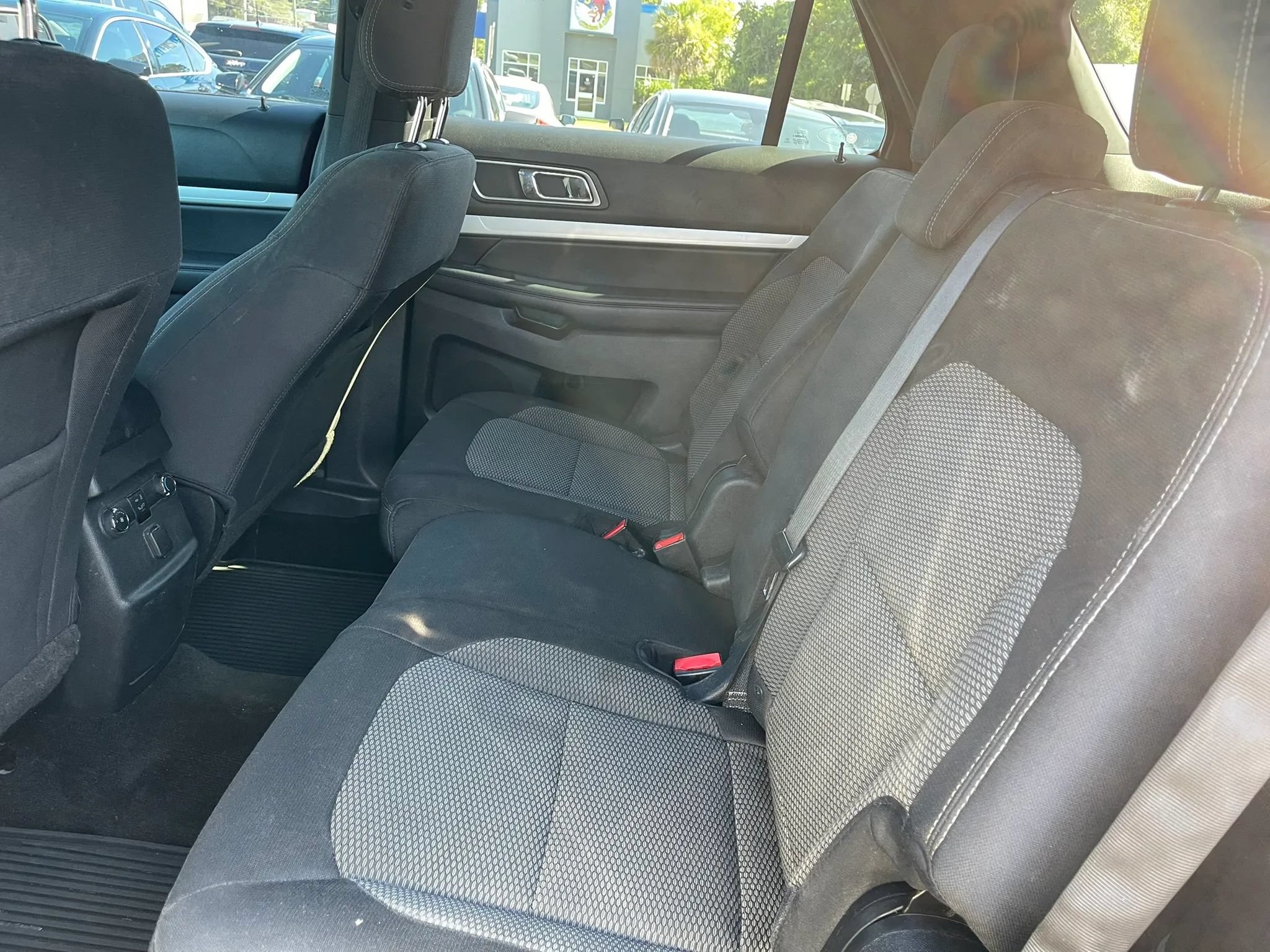 Used 2016 Ford Explorer XLT FWD image 12