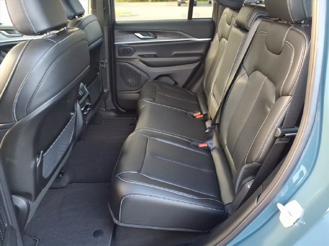 New 2027 Jeep Grand Cherokee Limited AWD/4WD image 15