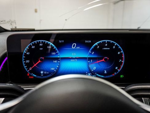 Used 2022 Mercedes-Benz GLB 250 4MATIC w/ Premium Package Lite image 30