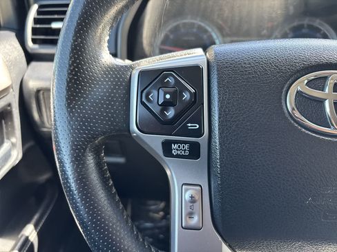 Used 2014 Toyota 4Runner SR5 AWD/4WD image 12
