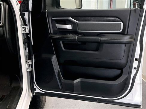 Used 2022 RAM 2500 Big Horn w/ Level 1 Equipment Group image 12