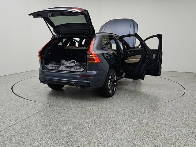 New 2026 Volvo XC60 B5 Plus w/ Protection Package Premier AWD/4WD image 11