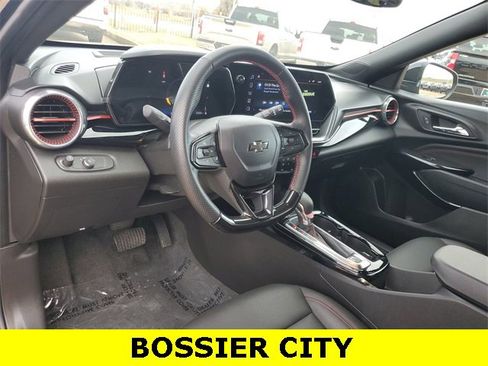 Certified 2025 Chevrolet Trax RS w/ Sunroof Package image 10