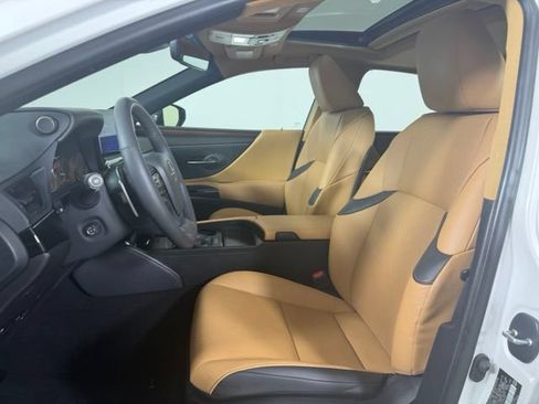 Used 2023 Lexus ES 250 w/ Premium Package AWD/4WD image 18