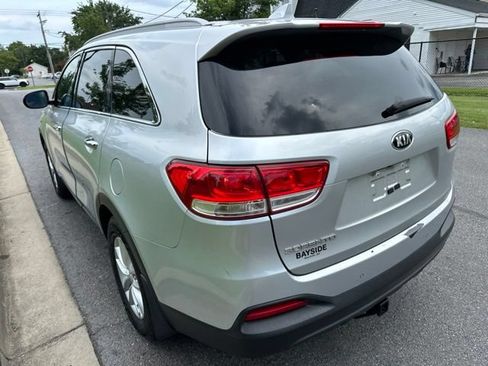 Used 2017 Kia Sorento AWD w/ LX Convenience Package image 14