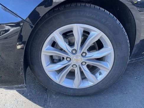 Used 2022 Chevrolet Malibu LT image 32