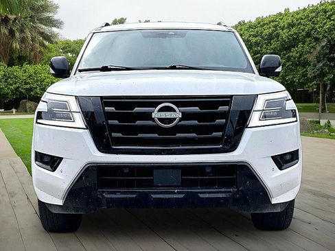 Used 2023 Nissan Armada SL w/ Midnight Edition Package RWD image 2