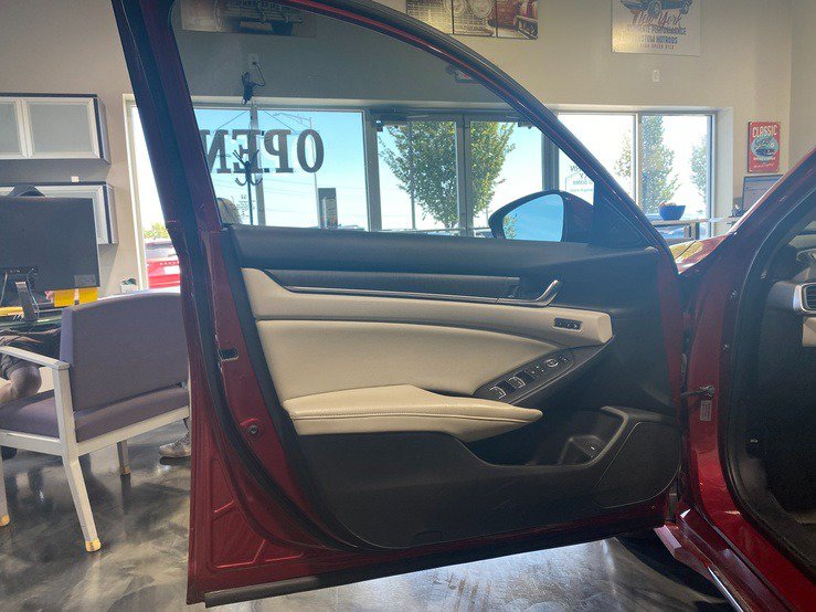 Used 2018 Honda Accord EX-L image 12