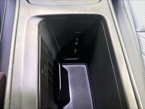 Used 2026 Volkswagen Tiguan SE w/ Panoramic Sunroof Package AWD/4WD image 19