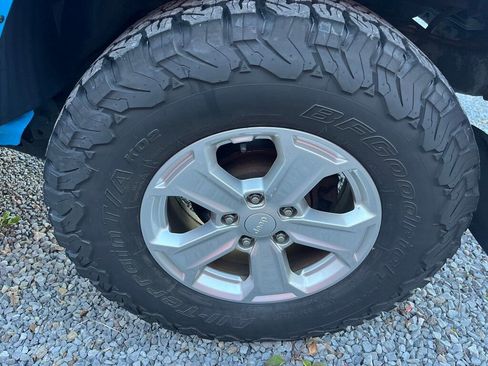 Used 2017 Jeep Wrangler Unlimited Sahara w/ Quick Order Package 24E Chief AWD/4WD image 24