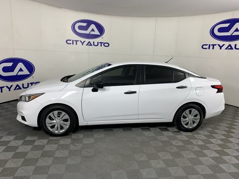Used 2022 Nissan Versa S FWD image 6