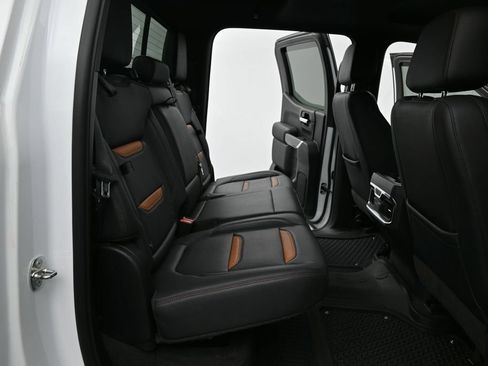 Used 2021 GMC Sierra 1500 AT4 w/ AT4 Value Package AWD/4WD image 9