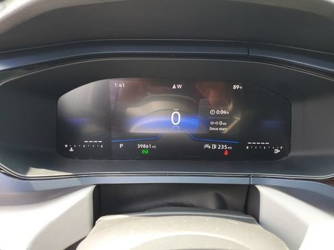 Used 2024 Volkswagen Taos SE FWD image 17