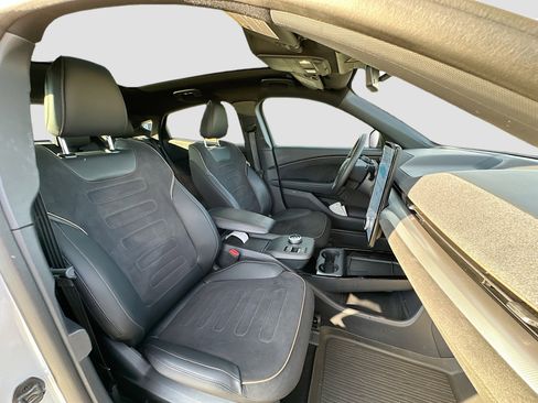 Certified 2023 Ford Mustang Mach-E GT image 31