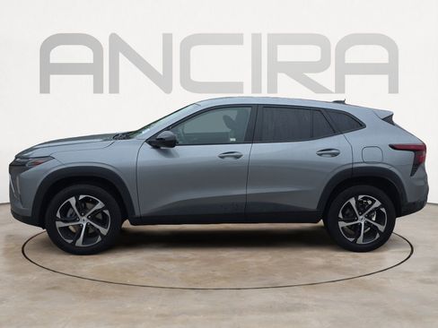 Used 2025 Chevrolet Trax RS w/ Driver Confidence Package FWD image 5