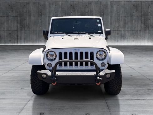 Used 2018 Jeep Wrangler Unlimited Sahara w/ Connectivity Group AWD/4WD image 8