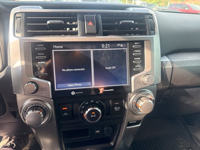 Used 2020 Toyota 4Runner SR5 AWD/4WD image 10