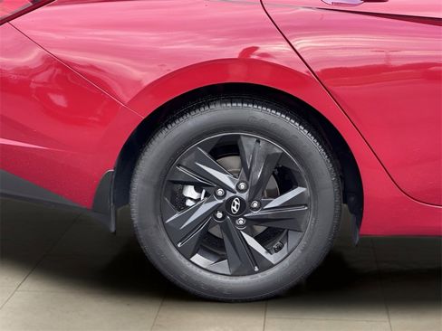 Used 2023 Hyundai Elantra SEL image 37