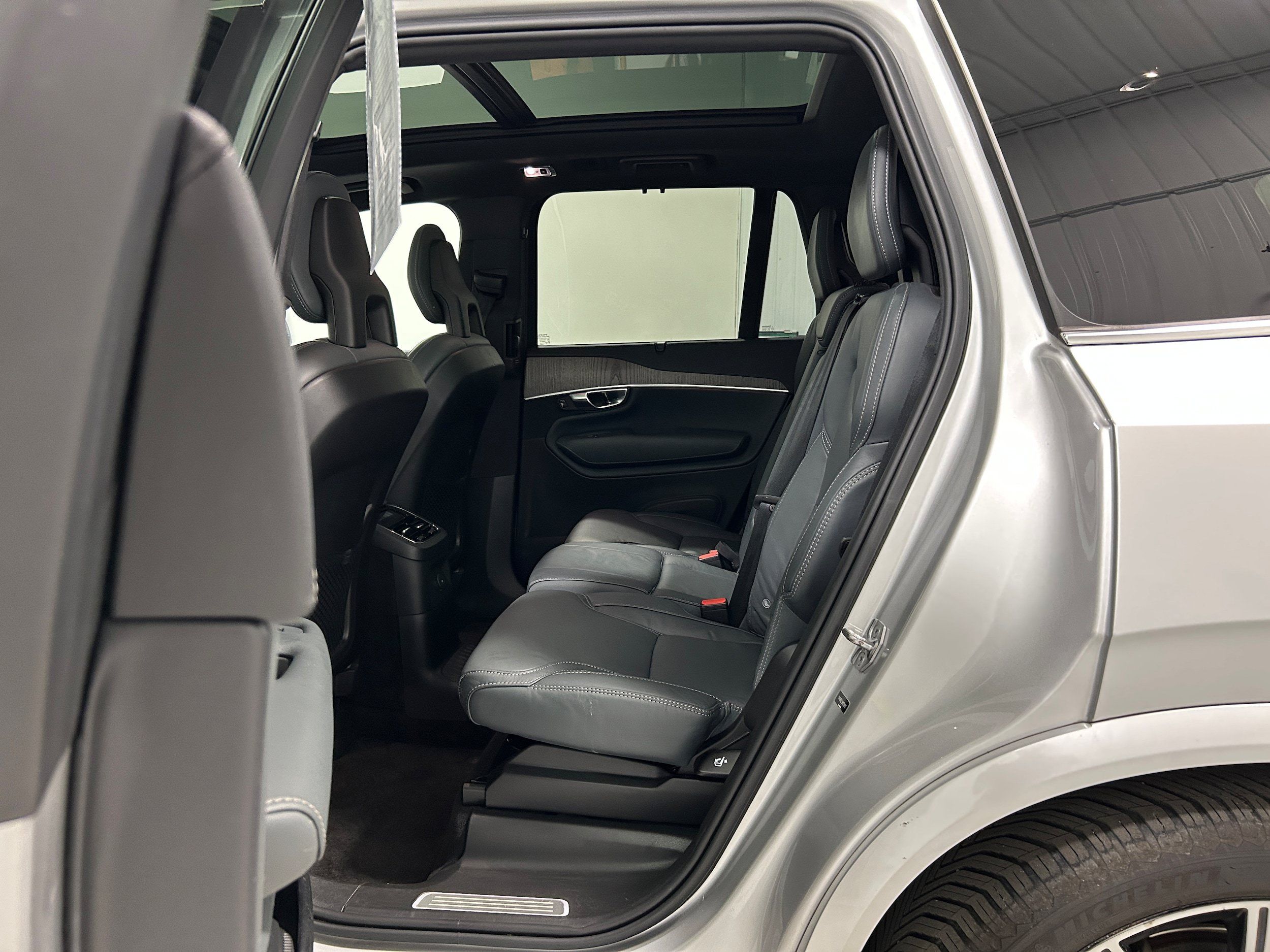 Used 2021 Volvo XC90 T8 Inscription AWD/4WD image 28